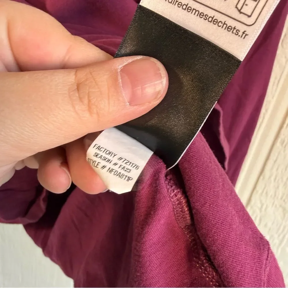 The North Face Men's Long Sleeve Tee - Burgundy